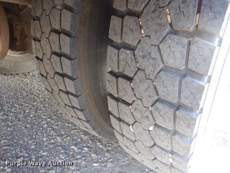 image for item IV9961 1998 Blue Bird TC2000  school bus