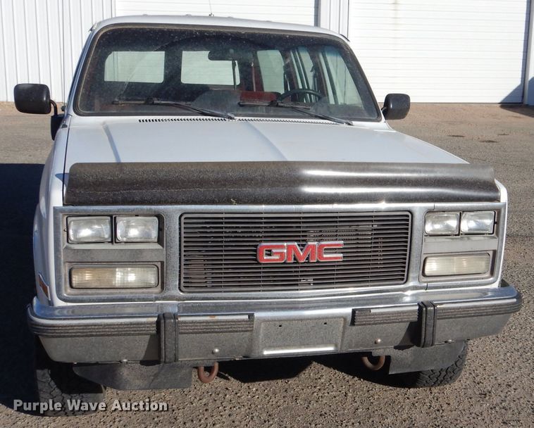 image for item IV9962 1991 GMC Suburban 1500 SLE  SUV