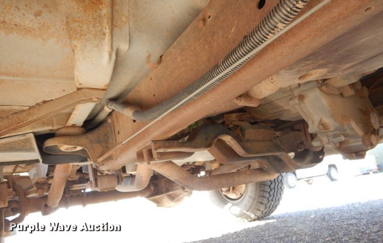 image for item IV9962 1991 GMC Suburban 1500 SLE  SUV