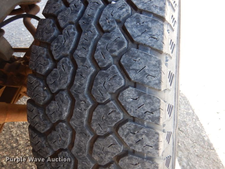 image for item IV9962 1991 GMC Suburban 1500 SLE  SUV