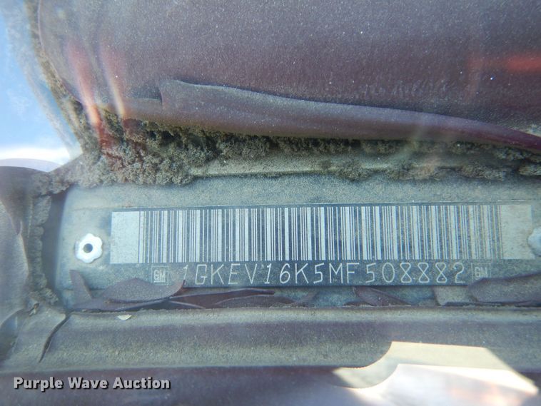 image for item IV9962 1991 GMC Suburban 1500 SLE  SUV