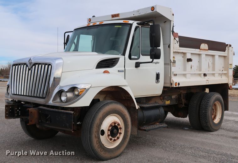 image for item IY9051 2008 International WorkStar 7300  dump truck
