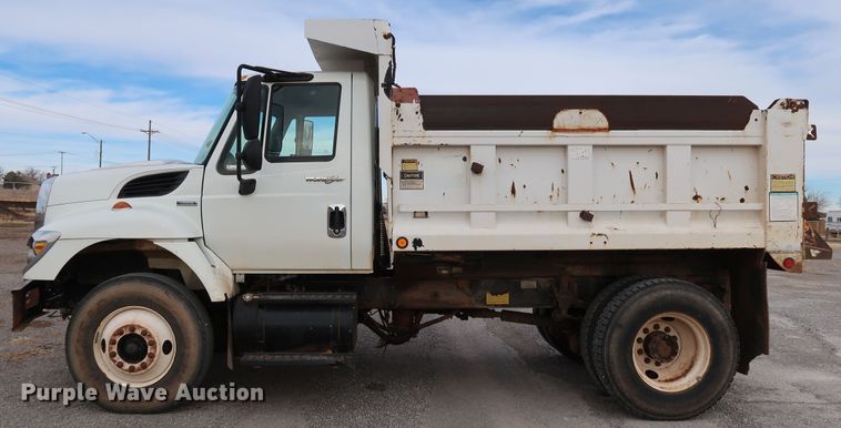 image for item IY9051 2008 International WorkStar 7300  dump truck