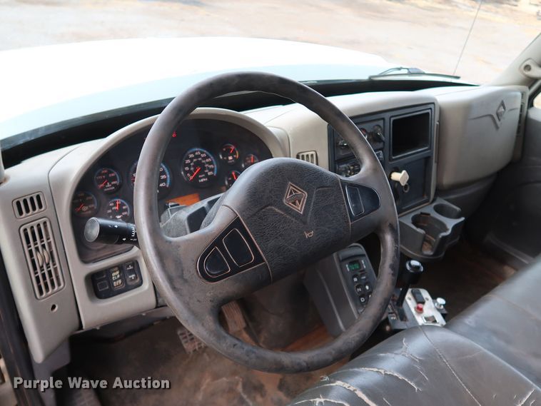 image for item IY9051 2008 International WorkStar 7300  dump truck