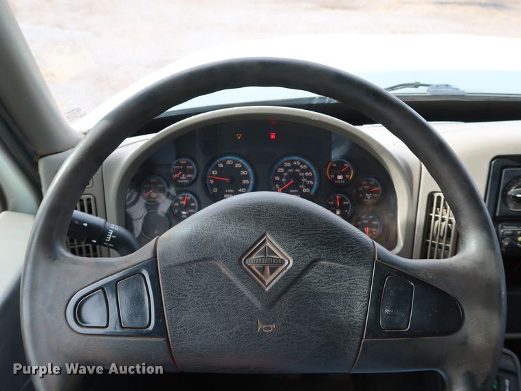 image for item IY9051 2008 International WorkStar 7300  dump truck