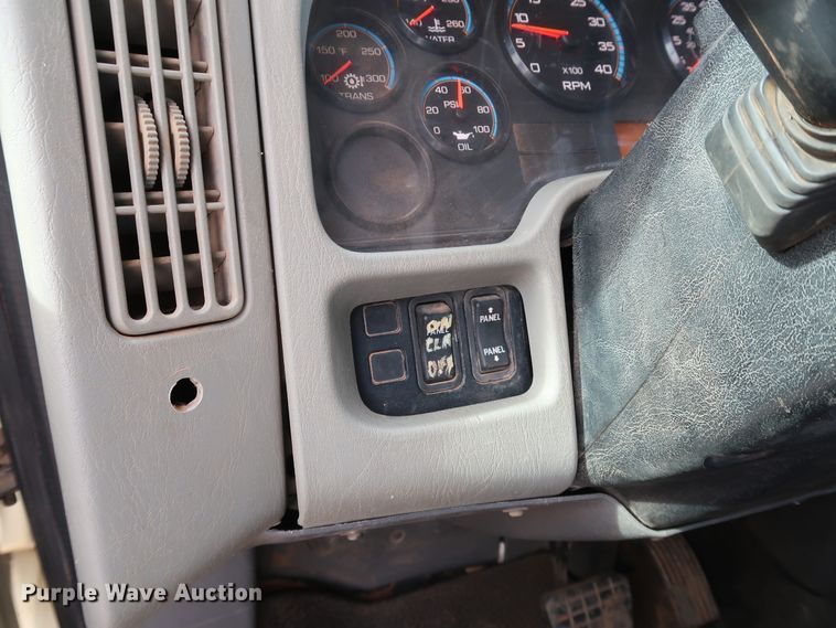 image for item IY9051 2008 International WorkStar 7300  dump truck