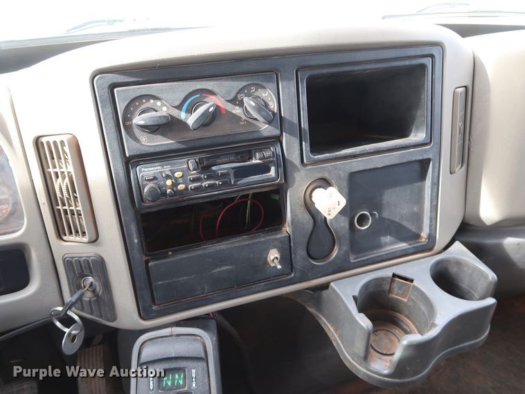 image for item IY9051 2008 International WorkStar 7300  dump truck