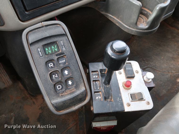 image for item IY9051 2008 International WorkStar 7300  dump truck