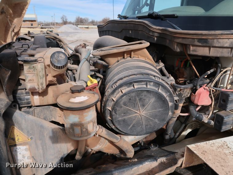 image for item IY9051 2008 International WorkStar 7300  dump truck