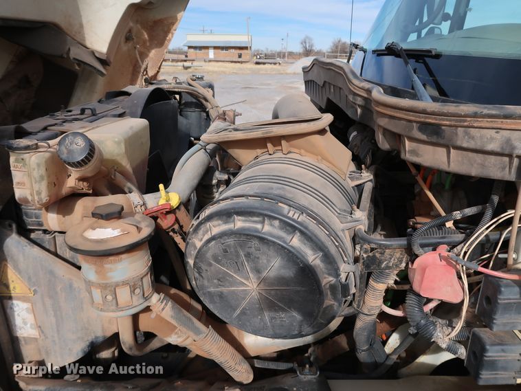 image for item IY9051 2008 International WorkStar 7300  dump truck