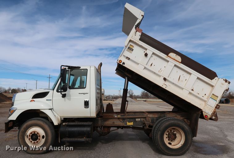 image for item IY9051 2008 International WorkStar 7300  dump truck