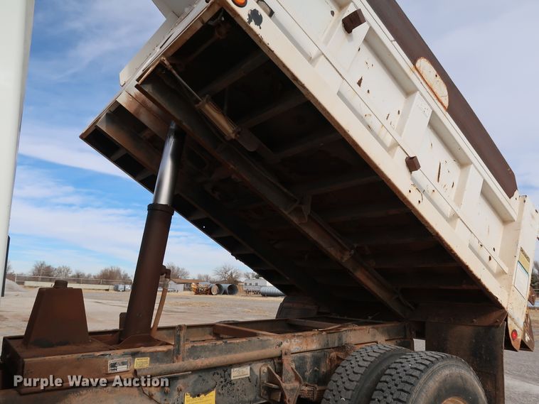 image for item IY9051 2008 International WorkStar 7300  dump truck