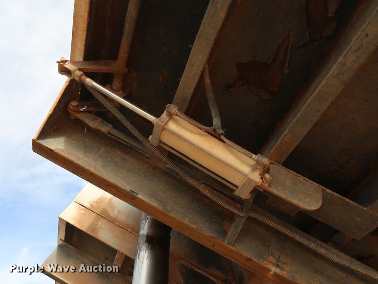 image for item IY9051 2008 International WorkStar 7300  dump truck