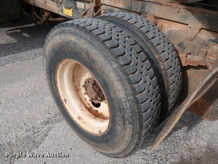 image for item IY9051 2008 International WorkStar 7300  dump truck