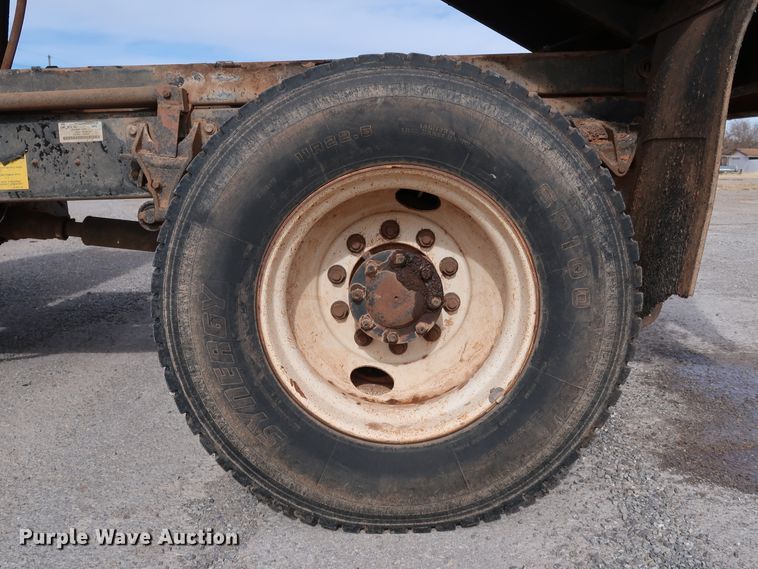 image for item IY9051 2008 International WorkStar 7300  dump truck