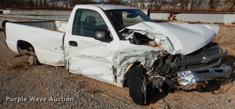 image for item JD9524 2004 Chevrolet Silverado 1500  pickup truck