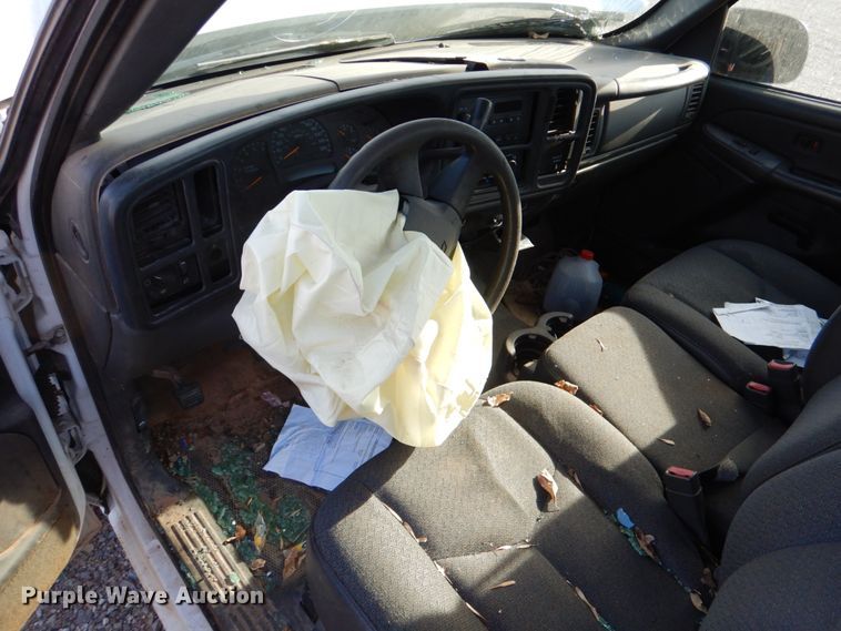 image for item JD9524 2004 Chevrolet Silverado 1500  pickup truck