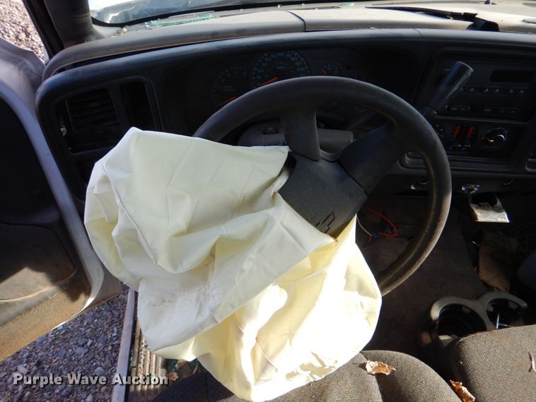 image for item JD9524 2004 Chevrolet Silverado 1500  pickup truck