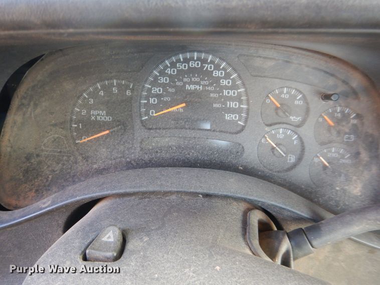 image for item JD9524 2004 Chevrolet Silverado 1500  pickup truck