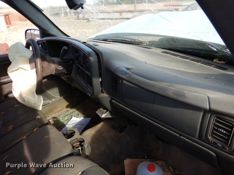 image for item JD9524 2004 Chevrolet Silverado 1500  pickup truck