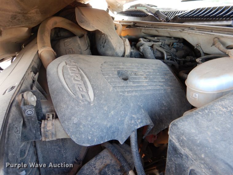 image for item JD9524 2004 Chevrolet Silverado 1500  pickup truck