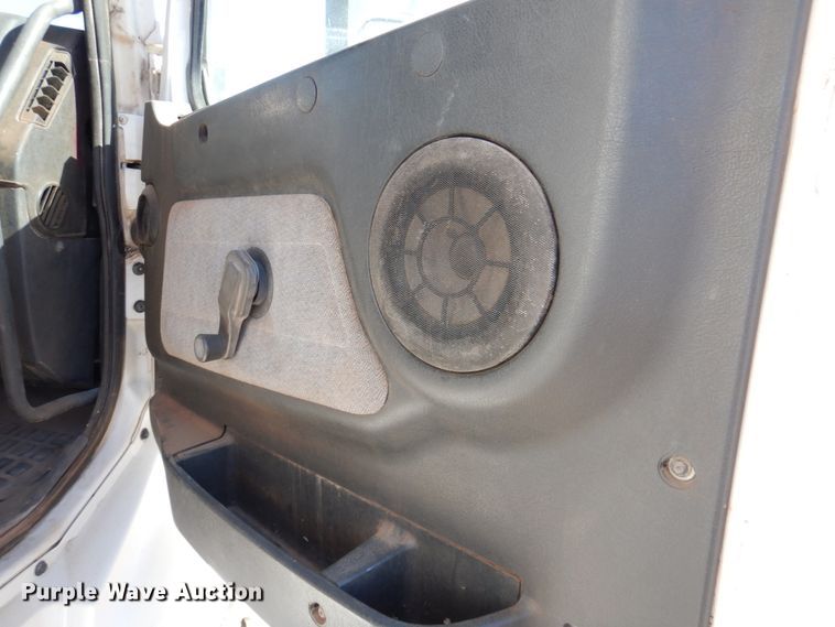 image for item JD9527 2000 Volvo VN  water truck