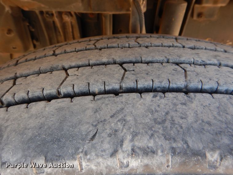 image for item JD9527 2000 Volvo VN  water truck