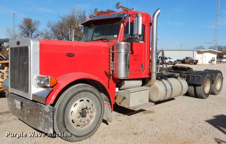 image for item JD9528 2006 Peterbilt 379  semi truck