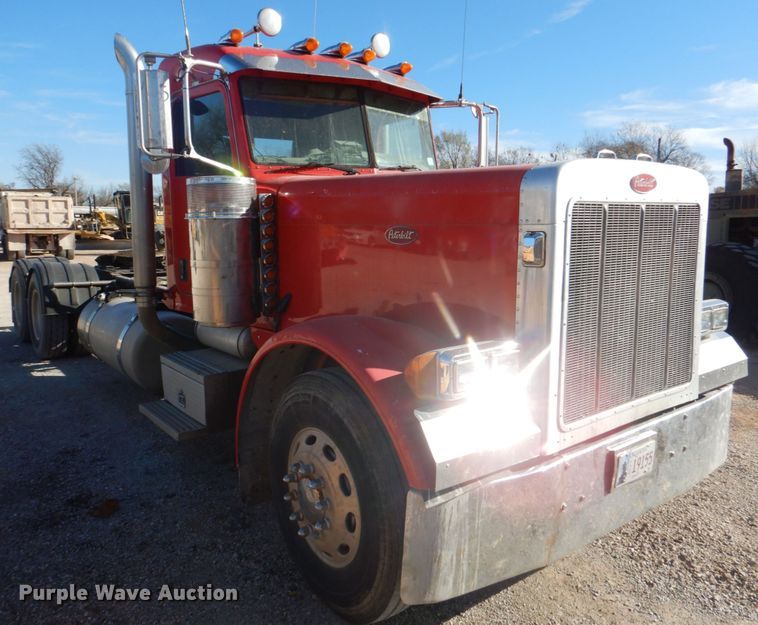 image for item JD9528 2006 Peterbilt 379  semi truck