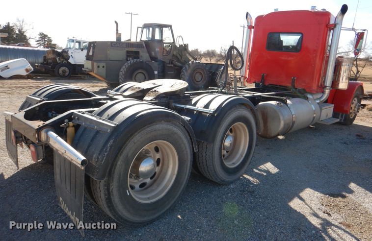 image for item JD9528 2006 Peterbilt 379  semi truck