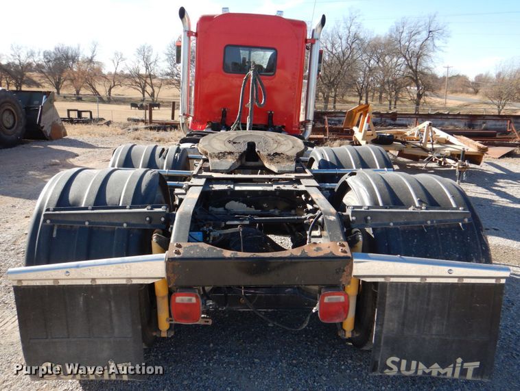 image for item JD9528 2006 Peterbilt 379  semi truck