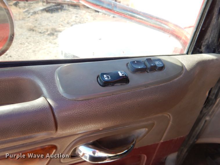 image for item JD9528 2006 Peterbilt 379  semi truck