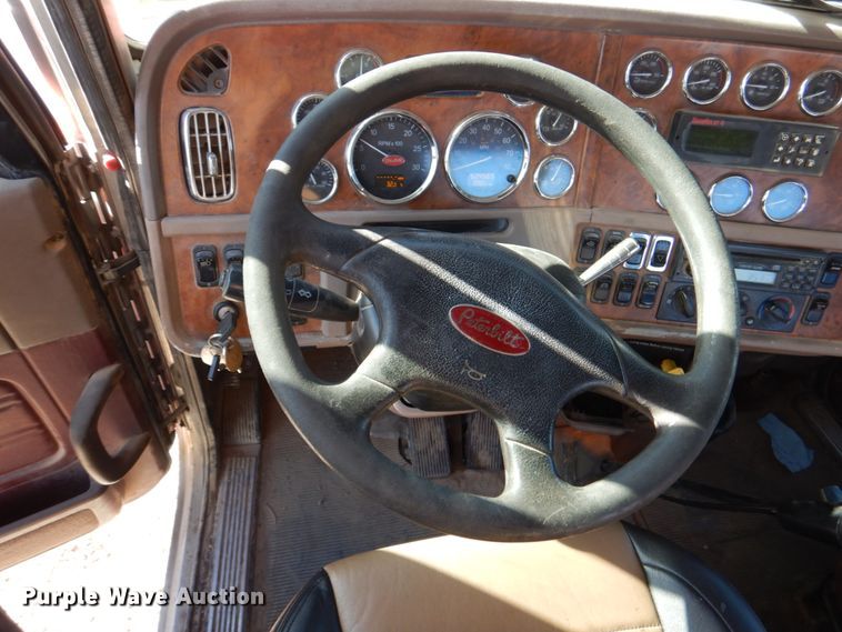 image for item JD9528 2006 Peterbilt 379  semi truck