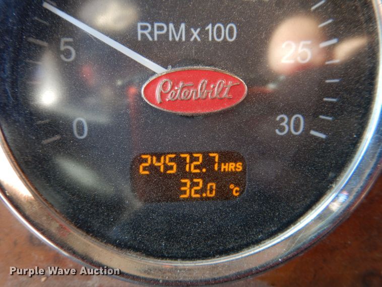 image for item JD9528 2006 Peterbilt 379  semi truck