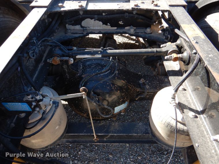 image for item JD9528 2006 Peterbilt 379  semi truck