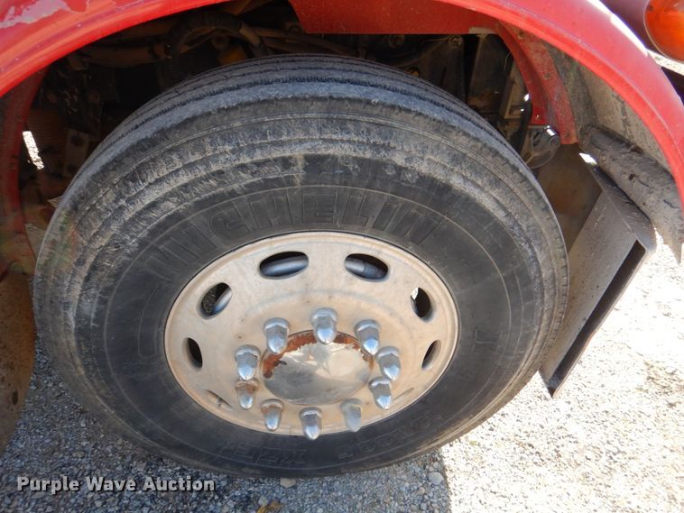 image for item JD9528 2006 Peterbilt 379  semi truck