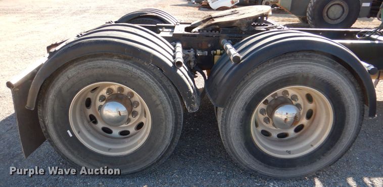 image for item JD9528 2006 Peterbilt 379  semi truck