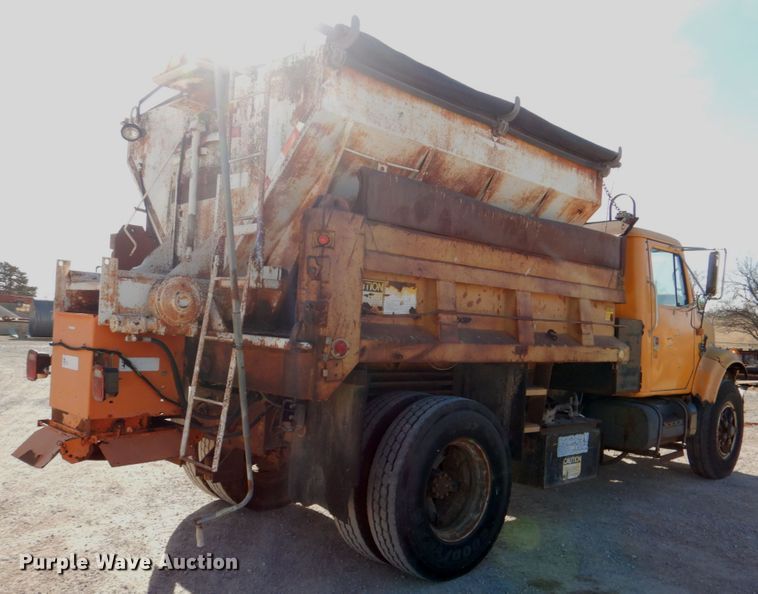 image for item JD9529 1990 International 4900  dump truck