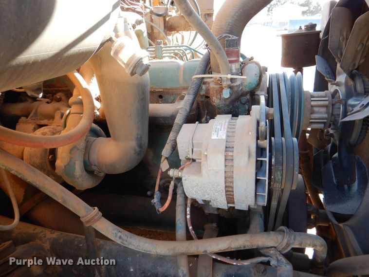 image for item JD9529 1990 International 4900  dump truck