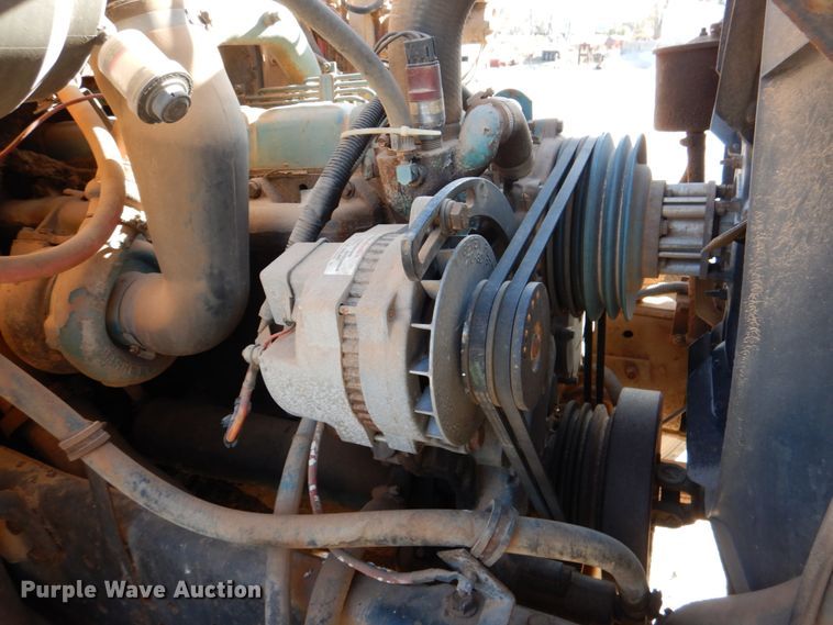 image for item JD9529 1990 International 4900  dump truck