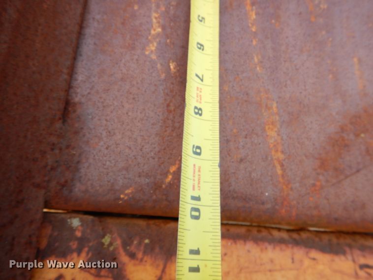 image for item JD9529 1990 International 4900  dump truck