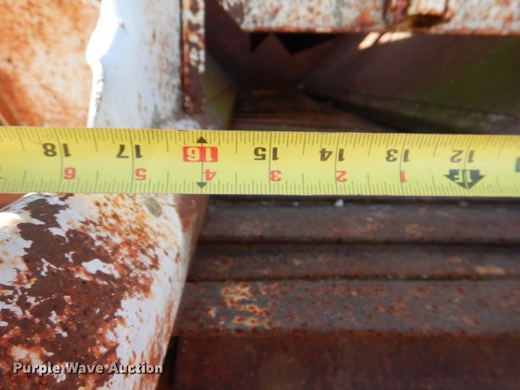 image for item JD9529 1990 International 4900  dump truck