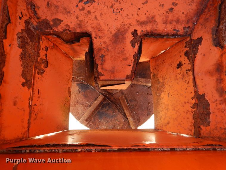 image for item JD9529 1990 International 4900  dump truck