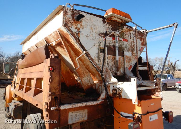 image for item JD9529 1990 International 4900  dump truck