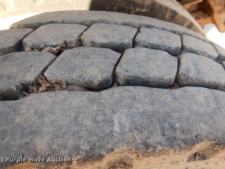 image for item JD9529 1990 International 4900  dump truck