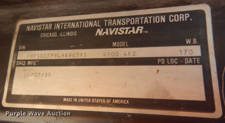 image for item JD9529 1990 International 4900  dump truck