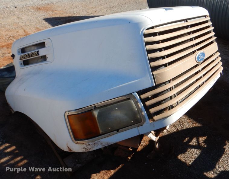 image for item JD9531 1993 Ford LTL9000  water truck