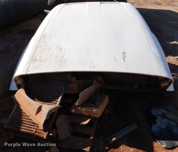 image for item JD9531 1993 Ford LTL9000  water truck