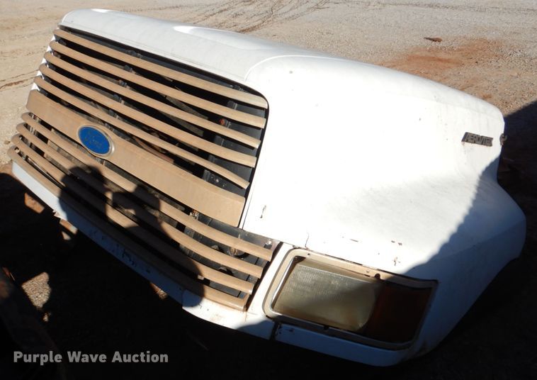 image for item JD9531 1993 Ford LTL9000  water truck