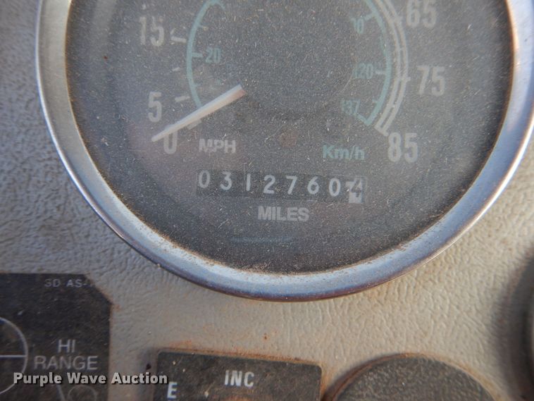 image for item JD9531 1993 Ford LTL9000  water truck